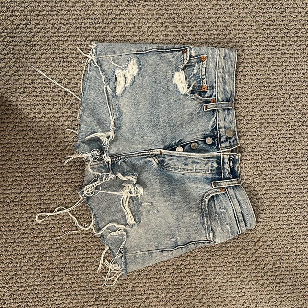 Levi’s Cutoff Jean Shorts